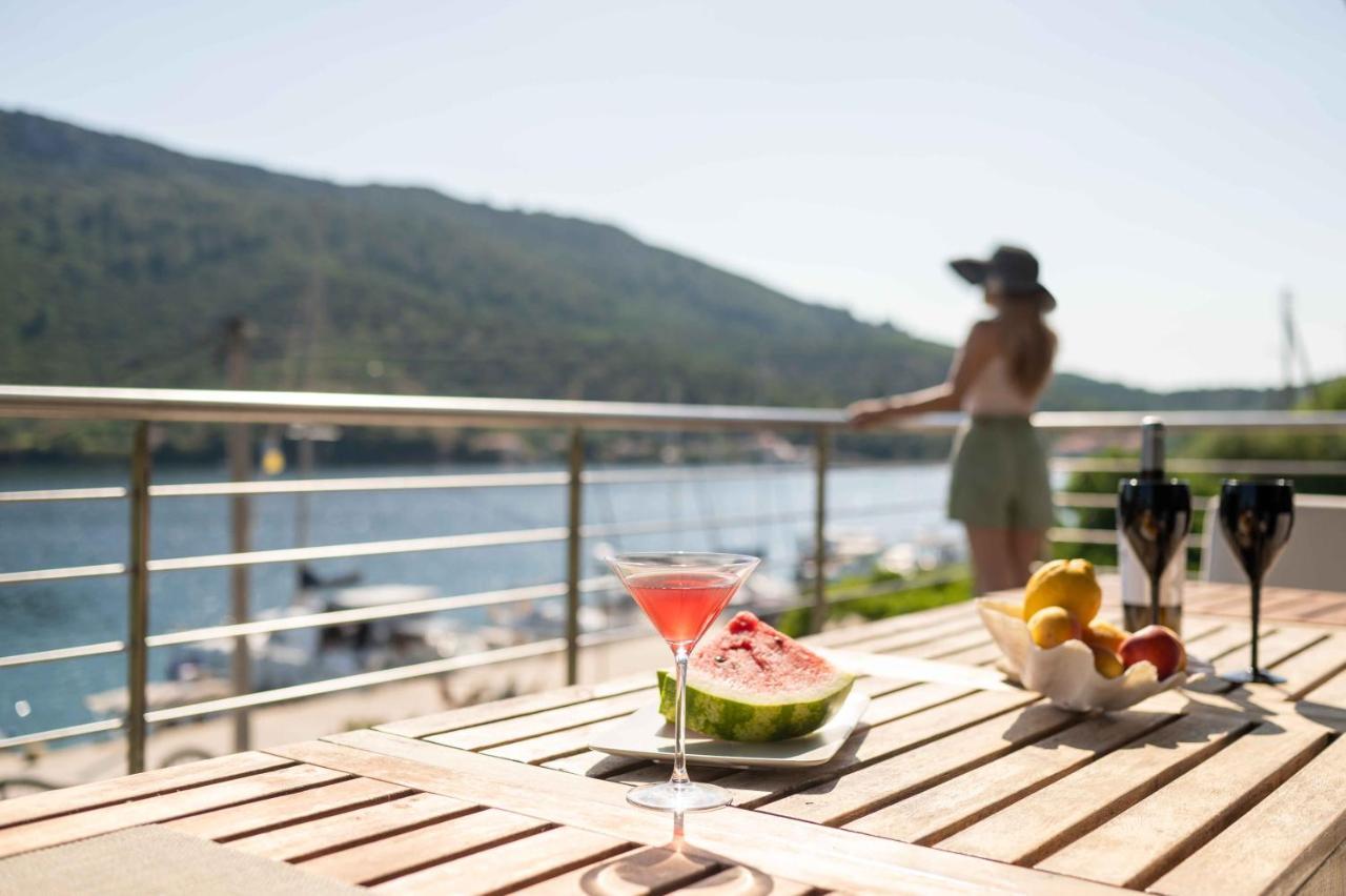 ΆNASSA PORTO KOUFO Sea front suites Εξωτερικό φωτογραφία