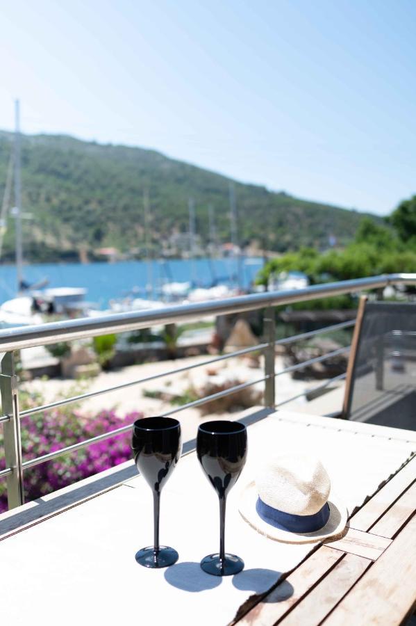 ΆNASSA PORTO KOUFO Sea front suites Εξωτερικό φωτογραφία